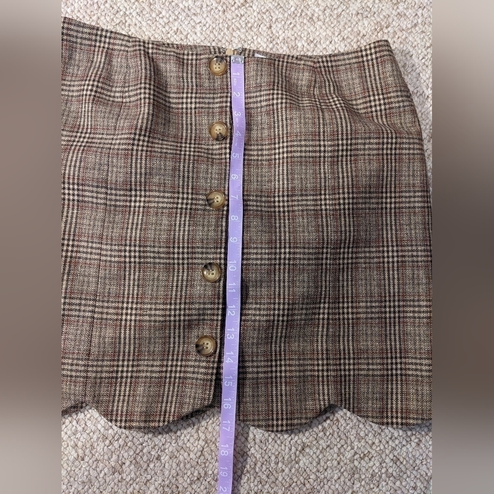 SOUTHERN Proper size 10, scalloped bottom skirt - Picture 3 of 6